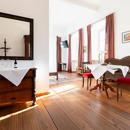 Schloss Raitenbuch Ξενοδοχείο *