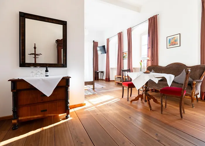Schloss Raitenbuch Hotell *