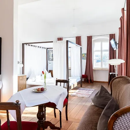 Hotel Schloss Raitenbuch *